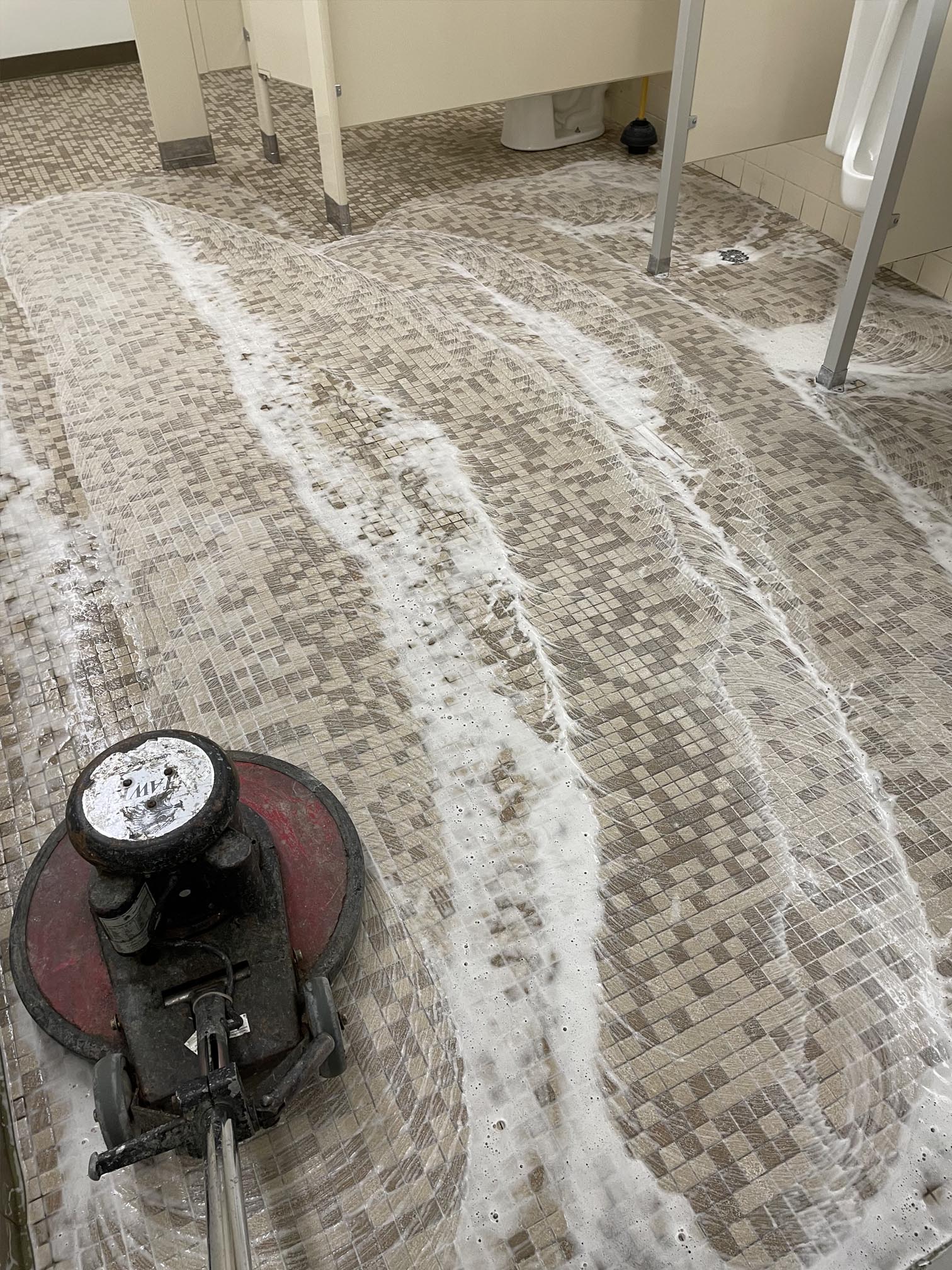 Building bathroom floor cleaning